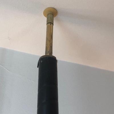 LOT 48B: Vintage / Mid-Century Modern Tension Pole Lamp (Works)