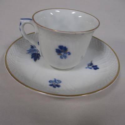 Handmalt Chinaware Tea Cups & Saucers