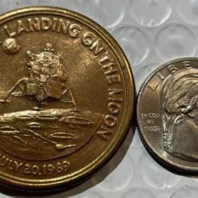 THE APOLLO XI MISSION JULY 20,1969 MEDAL/TOKEN as Pictured.