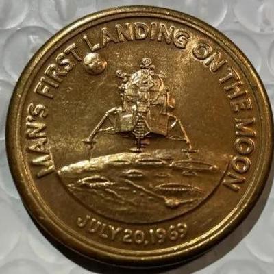 THE APOLLO XI MISSION JULY 20,1969 MEDAL/TOKEN as Pictured.