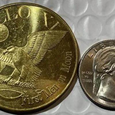 APOLLO XI front & APOLLO XII back SPACE MISSION MEDAL/TOKEN as Pictured.