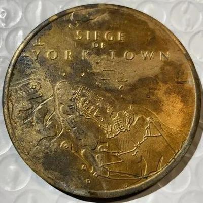 LARGE SEIGE OF YORKTOWN MEDAL/TOKEN as Pictured.