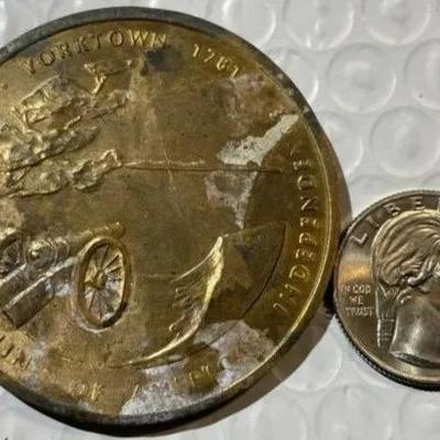 LARGE SEIGE OF YORKTOWN MEDAL/TOKEN as Pictured.