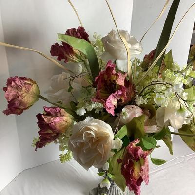 505 Faux Floral Arrangement In Faux Stone Urn with Robin Bird Print