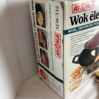 H562 AROMA 3 in 1 Electric Wok with Utensils