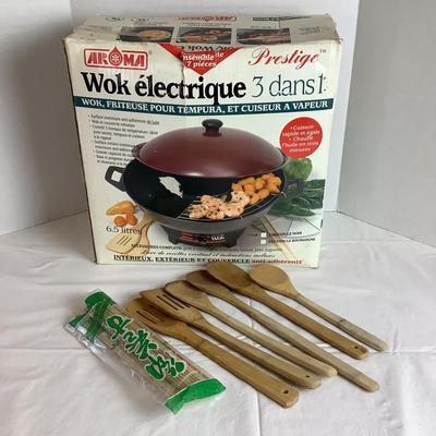 H562 AROMA 3 in 1 Electric Wok with Utensils