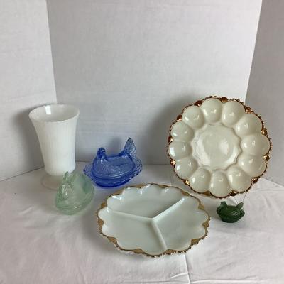 H563 Country Kitchen Blue Glass Chicken and Green Bunny with Milk Glass Plates