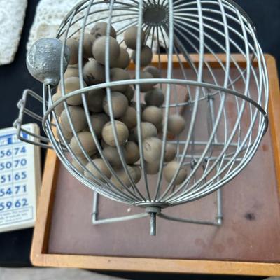 Miscellaneous table lot, everything seen in photos on the table