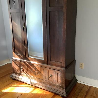H574 Antique Victorian Wardrobe with Carved Accents