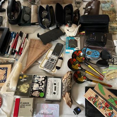 Estate group lot, miscellaneous, bric-a-brac, all seen in photos