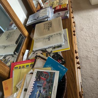 Estate group lot, miscellaneous, bric-a-brac, all seen in photos