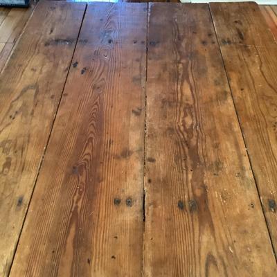 H538 Vintage Farmhouse Table