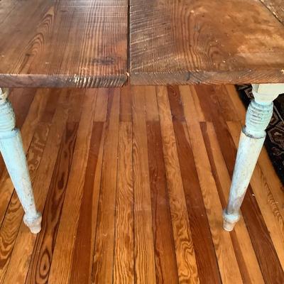 H538 Vintage Farmhouse Table