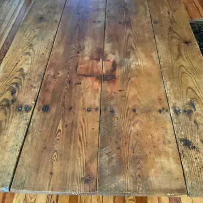 H538 Vintage Farmhouse Table