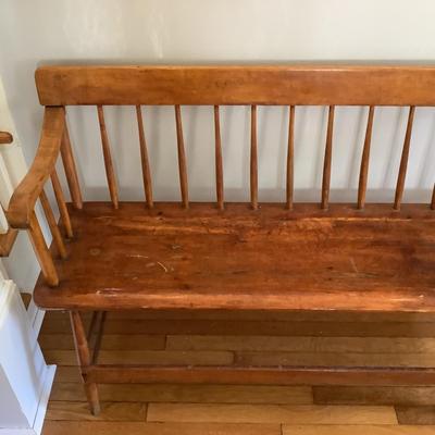 H541 Vintage Solid Maple Spindle Bench