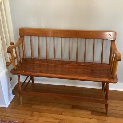 H541 Vintage Solid Maple Spindle Bench