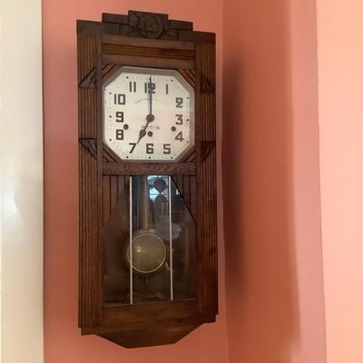 H544 Oak Comptoir D' Orleans Pans Wall Clock with Key