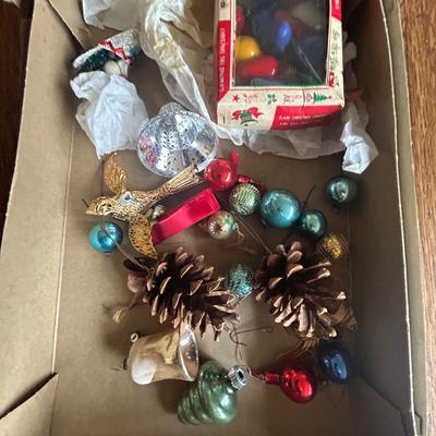 Christmas ornaments and holiday decor, estate group lot, all seen photos