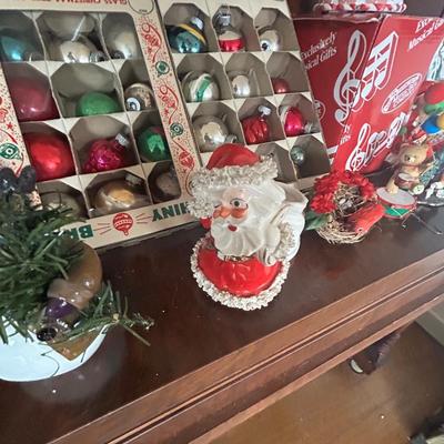 Christmas ornaments and holiday decor, estate group lot, all seen photos