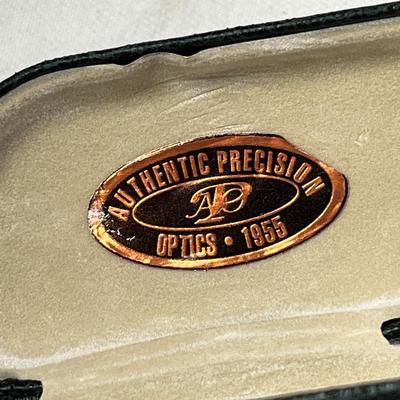 1955 HIGH QUALITY FOLDING GLASS SUNGLASSES IN CASE