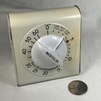 VINTAGE METAL WESTCLOX KITCHEN TIMER, STANDS OR HANGS ON WALL, WORKS!