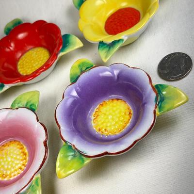SET OF 4 CERAMIC FLOWER TEA BAG HOLDERS, MADE IN JAPAN