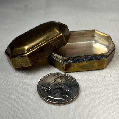 VINTAGE BRASS OCTAGONAL PILL BOX