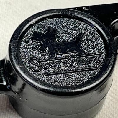 VINTAGE SCOTTY TOYS PLASTIC WHISTLE WITH RING FOR HANGING 