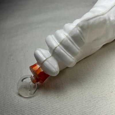 VINTAGE CALVERT WHISKEY CLEVER WHITE GLOVED HAND STOPPER/POURER