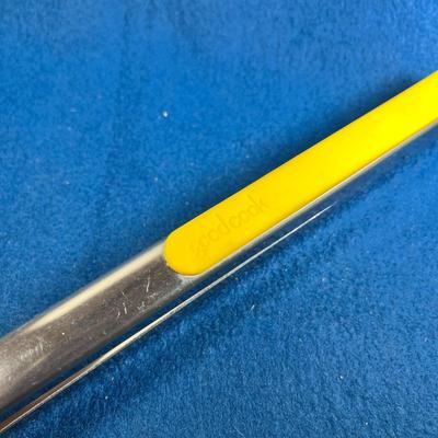 GOODCOOK LOCKING TONGS WITH YELLOW SILICONE HANDLE