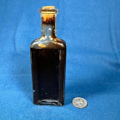 ANTIQUE DRUG STORE DEWITT'S COUGH SYRUP BOTTLE with CORK STOPPER