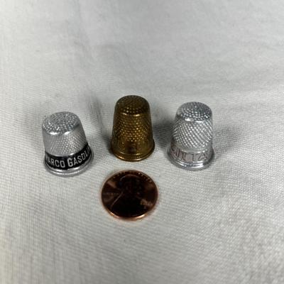 TRIO OF ASSORTED THIMBLES:  2 TIN, 1 BRASS, PARKO GASOLINE, GOLD THIMBLE SCOTCH, LA CITTA NOVA 