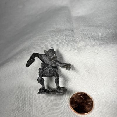 SMALL PEWTER MONSTER/GHOUL FIGURINE ON THE ATTACK