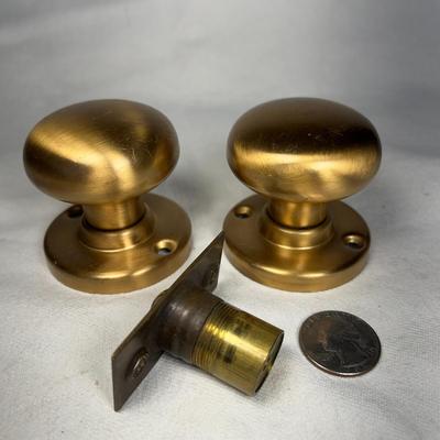 CLOSET SET OF BRASS DOOR HANDLES, NEW IN BOX with SPRING LOADED BALL CLOSER