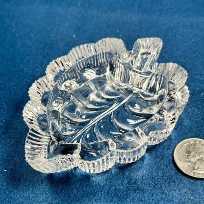 CRYSTAL SCALLOPED LEAF DISH