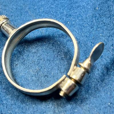 MUSICAL INSTRUMENT SHEET MUSIC HOLDER CLIP