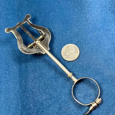 MUSICAL INSTRUMENT SHEET MUSIC HOLDER CLIP