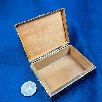 FANCY EMBOSSED METAL LIDDED BOX, WOOD LINED, OLD WORLD SCENE
