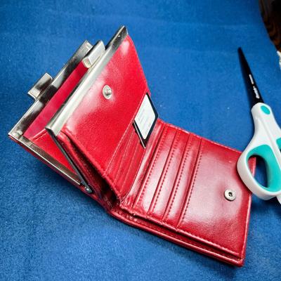 HANDSOME RED LEATHER VINTAGE COIN PURSE/WALLET, WITH ORIGINAL TAG