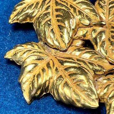 LARGE VINTAGE GOLDTONE LEAF CLUSTER DRESS CLIP