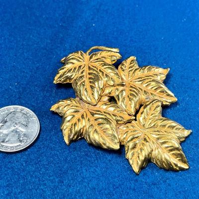 LARGE VINTAGE GOLDTONE LEAF CLUSTER DRESS CLIP