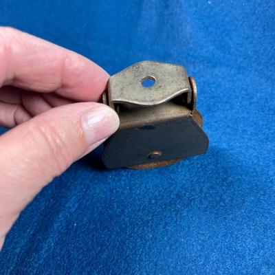 VINTAGE METAL PULLEY