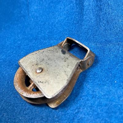 VINTAGE METAL PULLEY