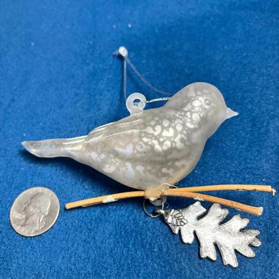 FROSTED GLASS BIRD WITH DANGLY METAL LEAF ON BRANCH CHRISTMAS ORNAMENT