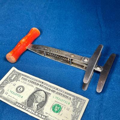 RED HANDLED VINTAGE FOOD CHOPPER TOOL