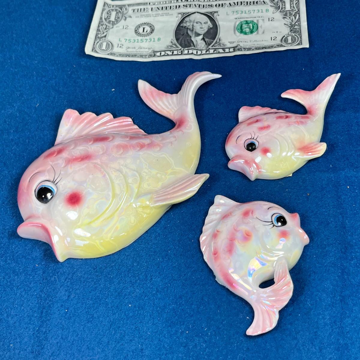 VINTAGE CERAMIC 3-PIECE FUN FISH BATHROOM WALL DÉCOR- GREAT CONDITION!