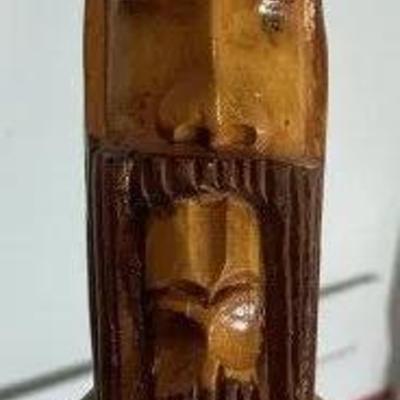 VINTAGE HAND CARVED JAMAICAN FOLK ART WALKING CANE/STICK, 45" TALL PEREOWNED IN VG CONDITION.