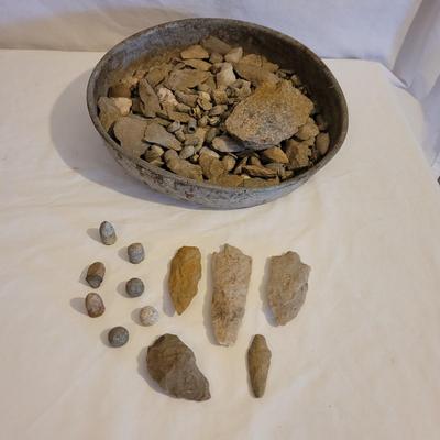 Antique Arrowheads, Roundshots, Bullets and More (BD-CE)