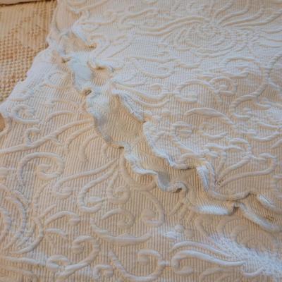 Coverlets, Bedspreads and More (L-CE)