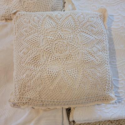 Coverlets, Bedspreads and More (L-CE)